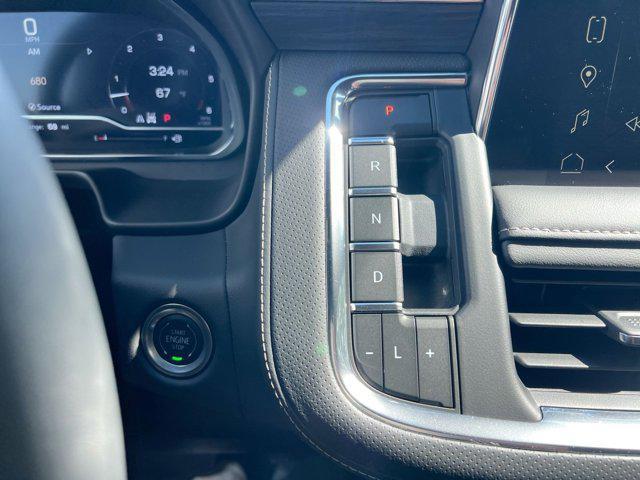 Photo of 2024 Summit White GMC Yukon