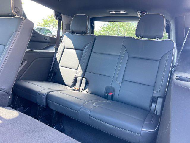 Photo of 2024 Summit White GMC Yukon