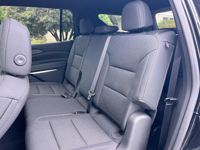 Photo of 2025 Mosaic Black Metallic Chevrolet Traverse