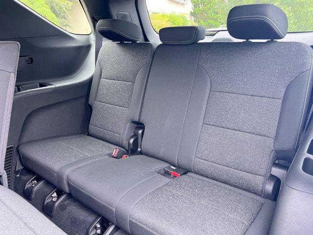 Photo of 2025 Mosaic Black Metallic Chevrolet Traverse
