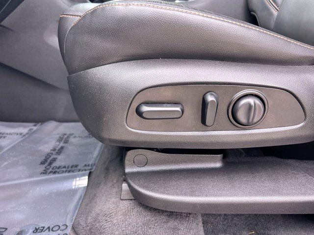 Photo of 2020 Mosaic Black Metallic Chevrolet Traverse