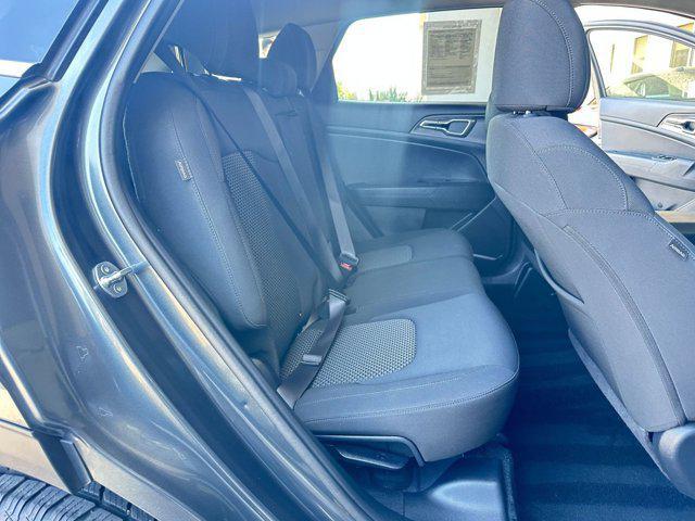 Photo of 2024 Gravity Gray Kia Sportage