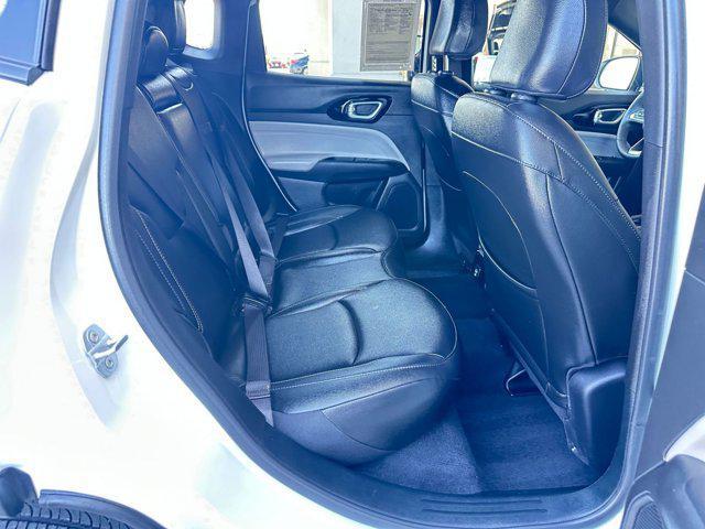 Photo of 2025 Bright White Clearcoat Jeep Compass