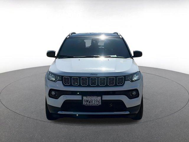 Photo of 2025 Bright White Clearcoat Jeep Compass