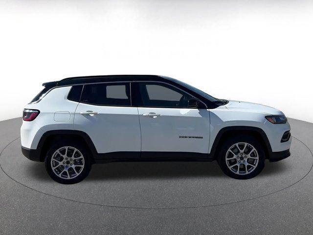 Photo of 2025 Bright White Clearcoat Jeep Compass