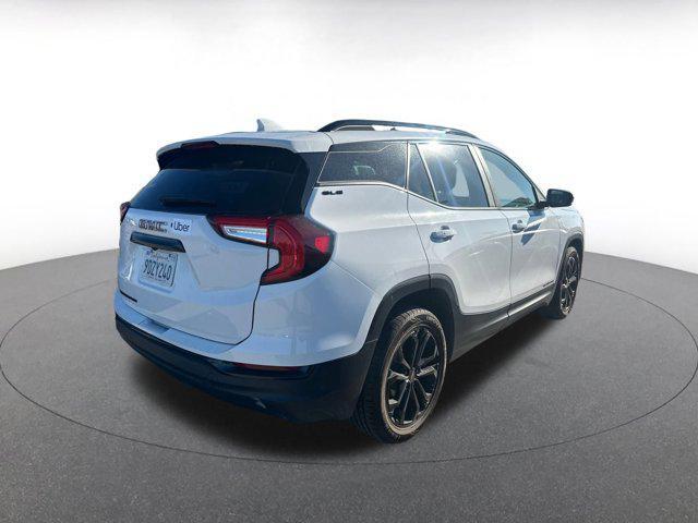 Photo of 2022 Summit White GMC Terrain