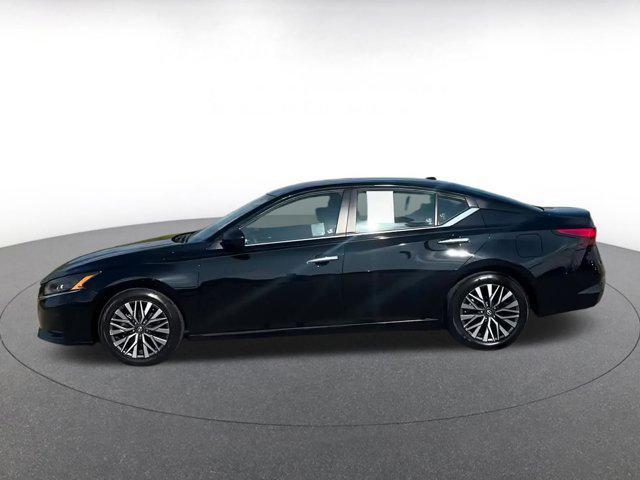 Photo of 2024 Super Black Nissan Altima