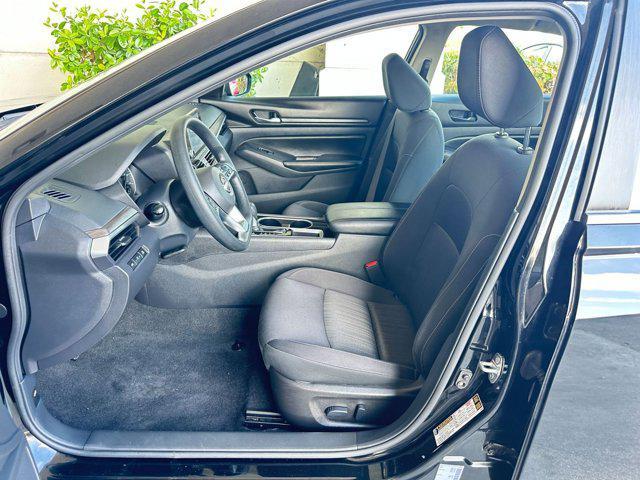 Photo of 2024 Super Black Nissan Altima