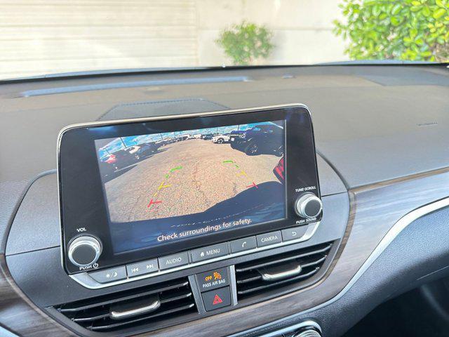 Photo of 2024 Super Black Nissan Altima