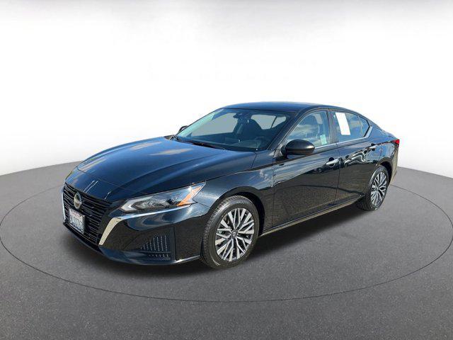 Photo of 2024 Super Black Nissan Altima