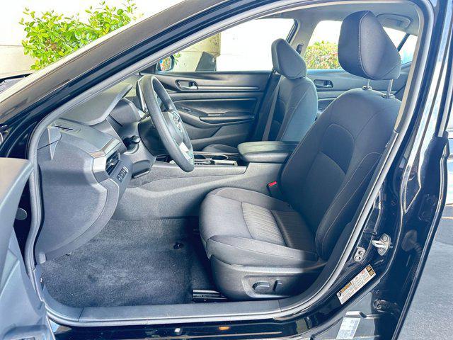 Photo of 2024 Super Black Nissan Altima