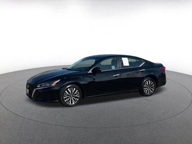 Photo of 2024 Super Black Nissan Altima