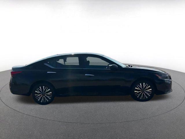 Photo of 2024 Super Black Nissan Altima