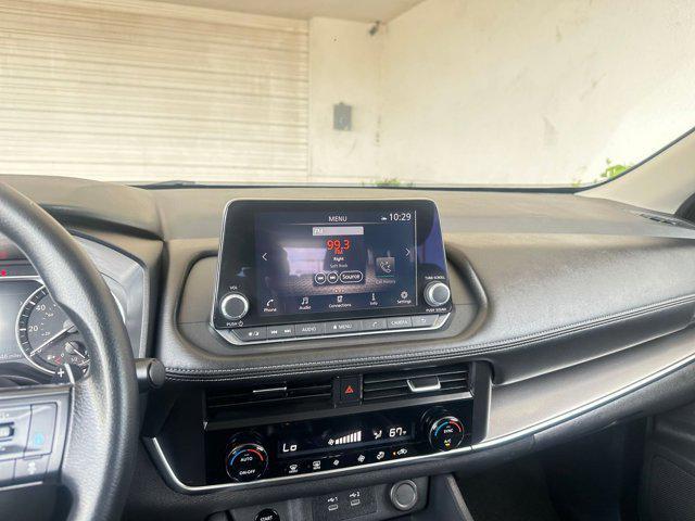 Photo of 2024 Deep Ocean Blue Pearl Nissan Rogue