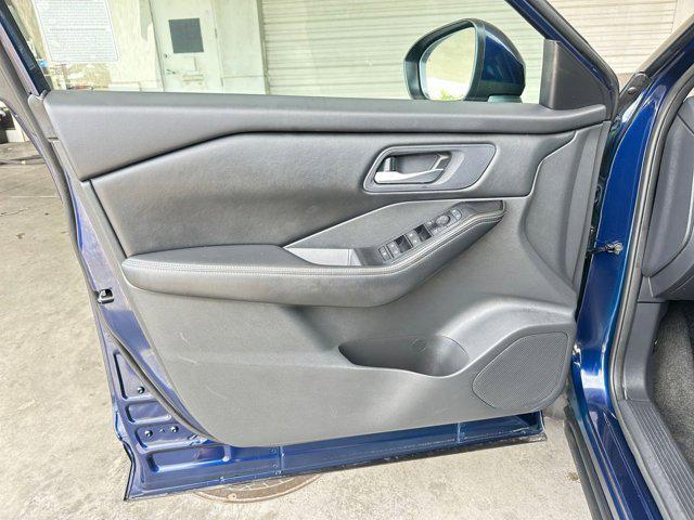 Photo of 2024 Deep Ocean Blue Pearl Nissan Rogue