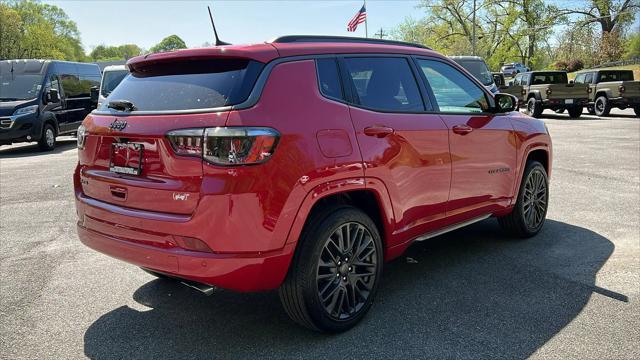 Photo of 2022 Redline Pearlcoat Jeep Compass