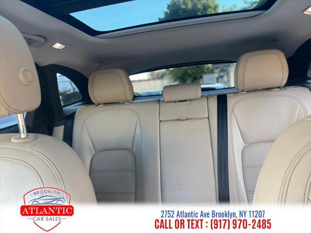Photo of 2017 Dark Sapphire Metallic Jaguar F-PACE
