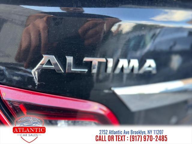 Photo of 2017 Super Black Nissan Altima