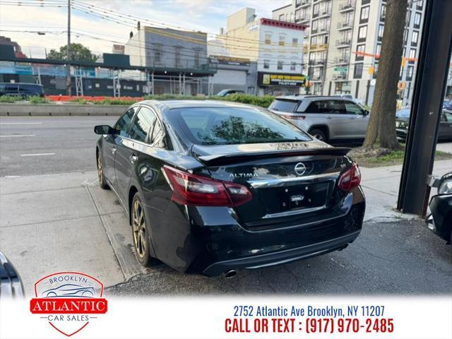 Photo of 2017 Super Black Nissan Altima