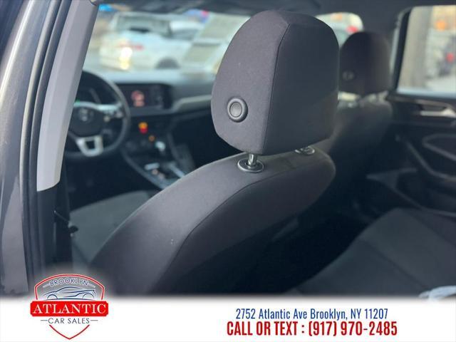 Photo of 2019 Gray Volkswagen Jetta