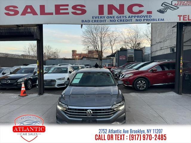 Photo of 2019 Gray Volkswagen Jetta