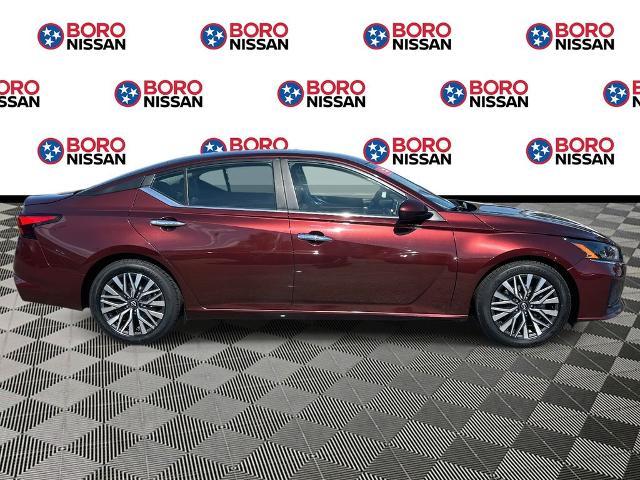 Photo of 2023 Garnet Pearl Nissan Altima