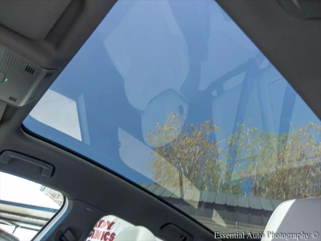 Photo of 2021 White Volkswagen ID.4