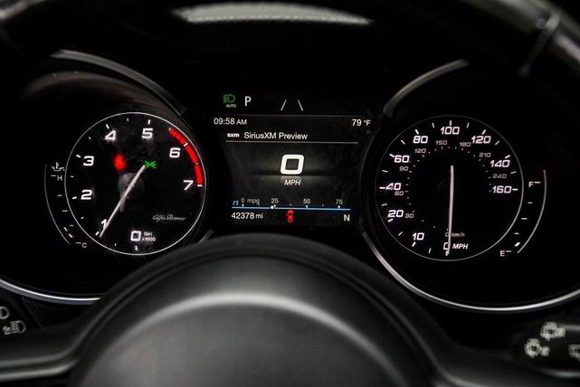 Photo of 2022 Vesuvio Gray Metallic Alfa Romeo Stelvio