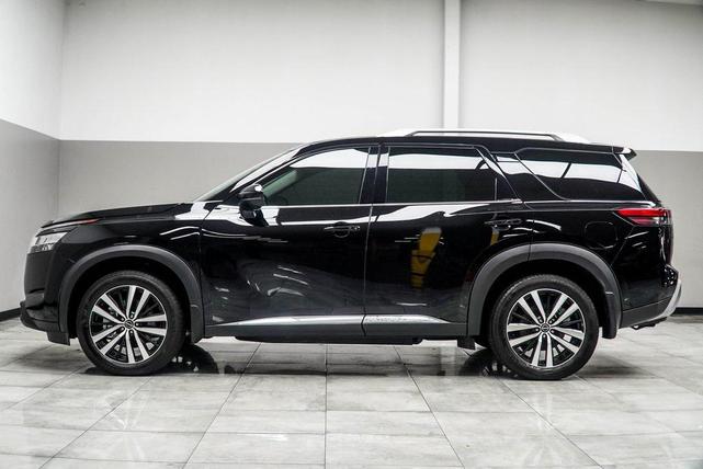 Photo of 2024 Super Black Nissan Pathfinder
