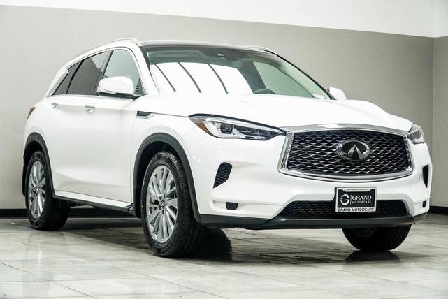 Photo of 2023 Lunar White INFINITI QX50