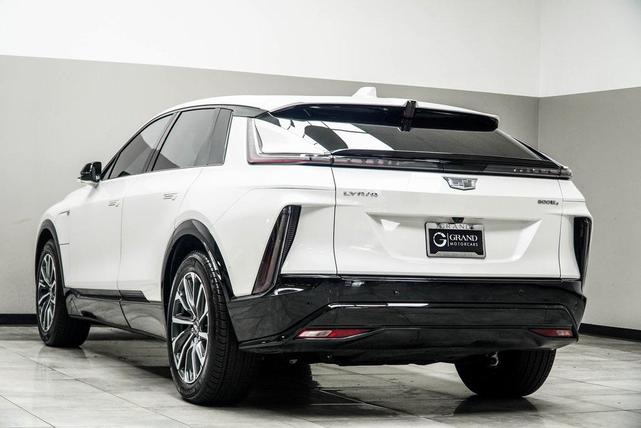 Photo of 2024 Crystal White Tricoat Cadillac LYRIQ