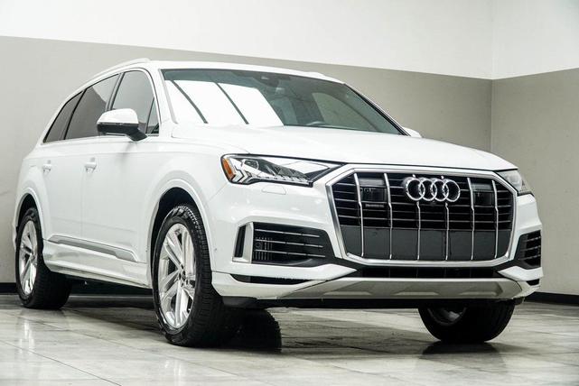Photo of 2023 Glacier White Metallic Audi Q7