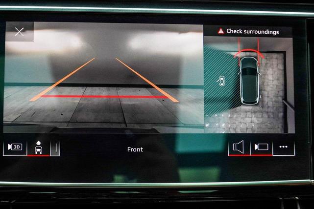 Photo of 2023 Glacier White Metallic Audi Q7