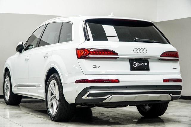Photo of 2023 Glacier White Metallic Audi Q7