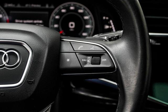 Photo of 2023 Glacier White Metallic Audi Q7