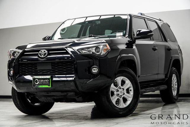Photo of 2022 Midnight Black Metallic Toyota 4Runner