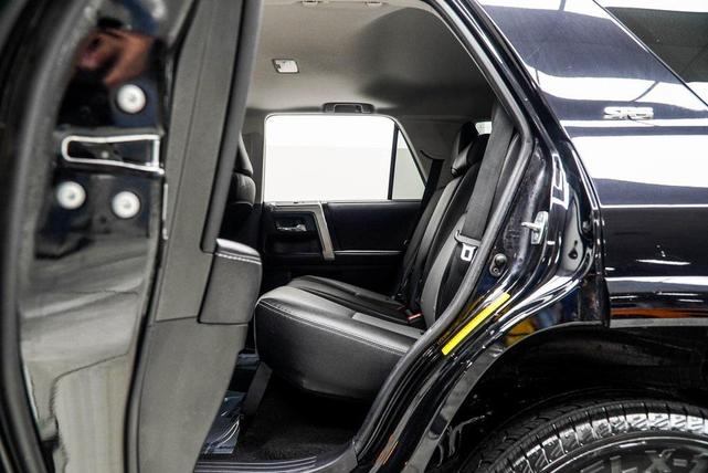 Photo of 2022 Midnight Black Metallic Toyota 4Runner