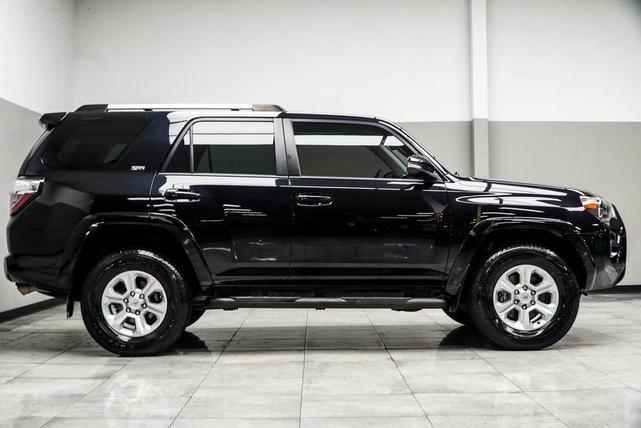 Photo of 2022 Midnight Black Metallic Toyota 4Runner