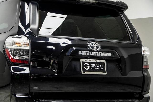 Photo of 2022 Midnight Black Metallic Toyota 4Runner