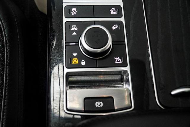 Photo of 2020 Eiger Grey Metallic Land Rover Range Rover