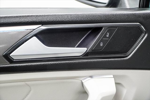 Photo of 2022 Deep Black Volkswagen Tiguan