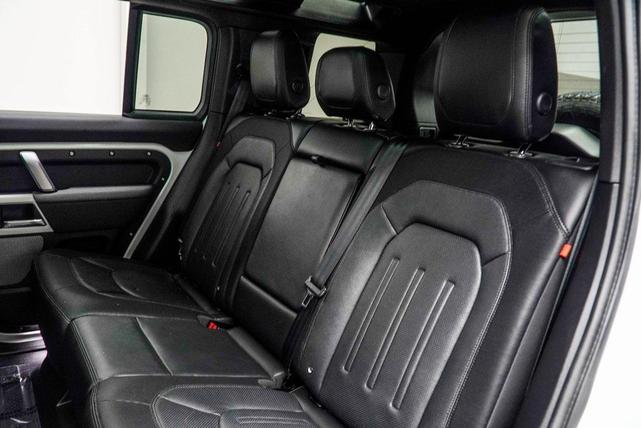 Photo of 2022 Fuji White Land Rover Defender
