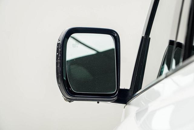 Photo of 2022 Fuji White Land Rover Defender