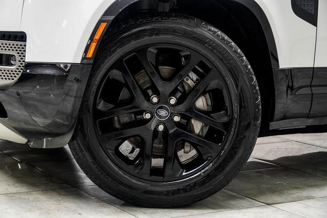 Photo of 2022 Fuji White Land Rover Defender