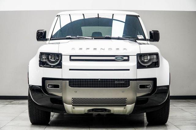 Photo of 2022 Fuji White Land Rover Defender