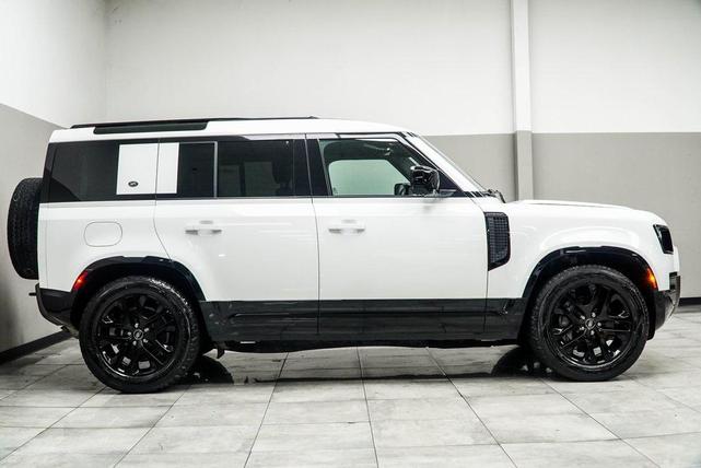 Photo of 2022 Fuji White Land Rover Defender