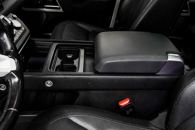 Photo of 2022 Fuji White Land Rover Defender
