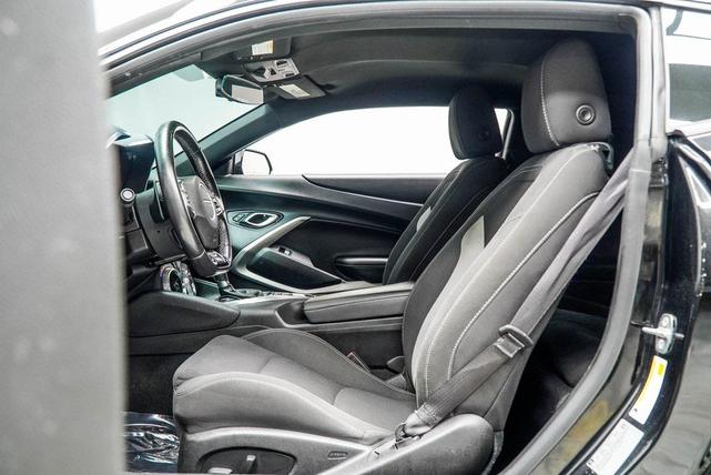 Photo of 2018 Mosaic Black Metallic Chevrolet Camaro