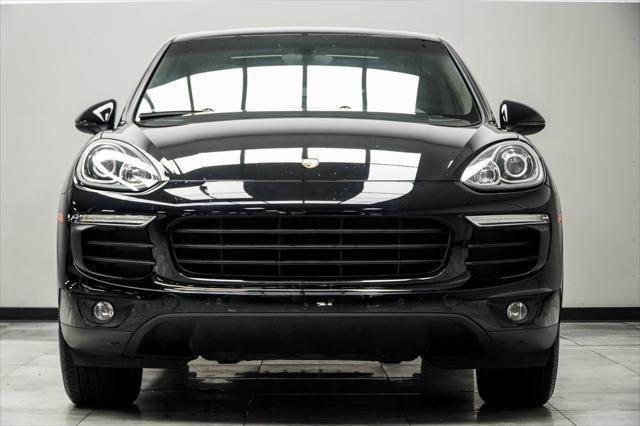 Photo of 2018 Moonlight Blue Metallic Porsche Cayenne