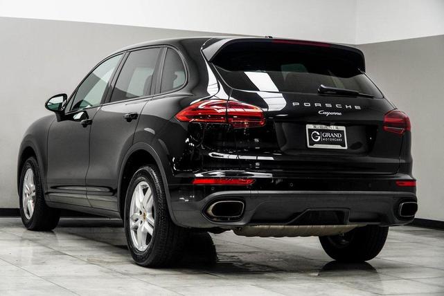 Photo of 2018 Moonlight Blue Metallic Porsche Cayenne